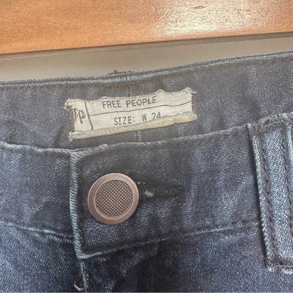 Free people Dark Wash Flare bell bottom button Jeans 24 - Picture 6 of 6